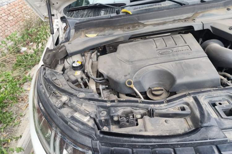 Used Land Rover Discovery Sport 2020 249 PS R-Dynamic Performance Edition Engine Bay Right