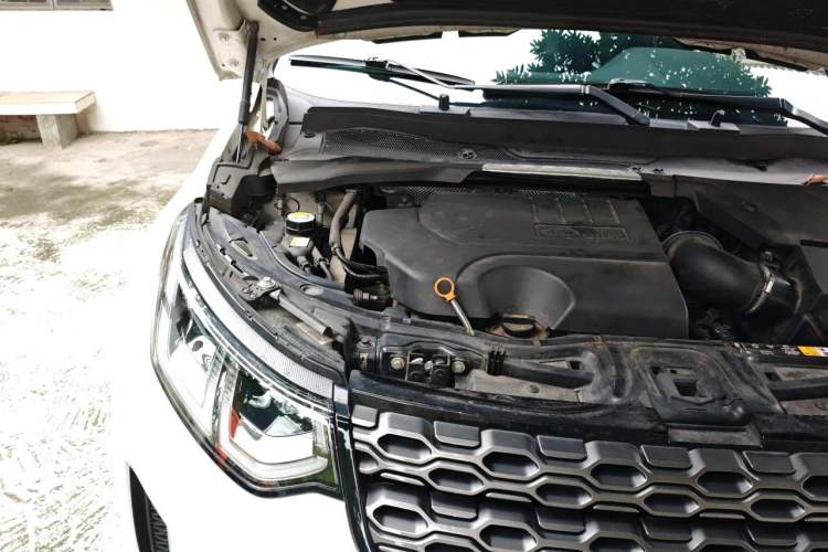 Used Land Rover Discovery Sport 2020 249 PS R-Dynamic Performance Edition Engine Bay Right