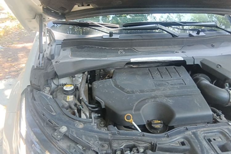 Used Land Rover Discovery Sport 2020 249 PS R-Dynamic Performance Edition Engine Bay Right