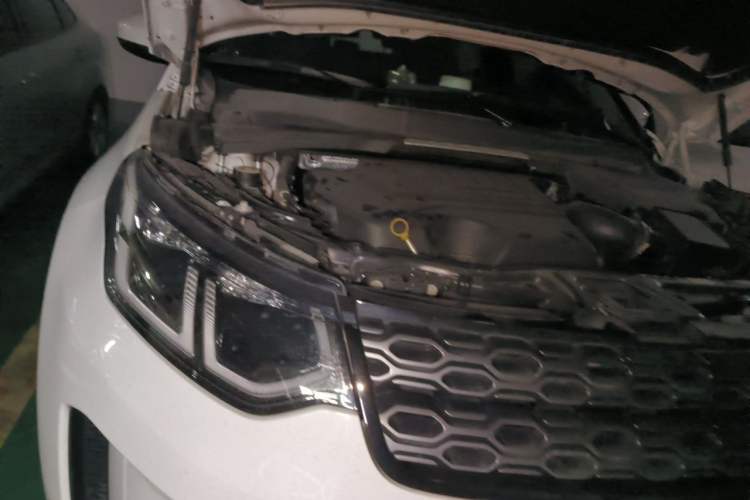 Used Land Rover Discovery Sport 2020 249 PS R-Dynamic Performance Edition Engine Bay Right
