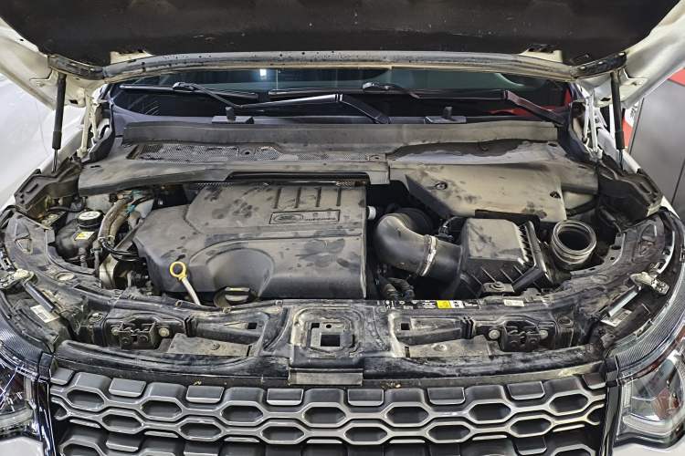 Used Land Rover Discovery Sport 2020 249 PS R-Dynamic Performance Edition Engine Bay