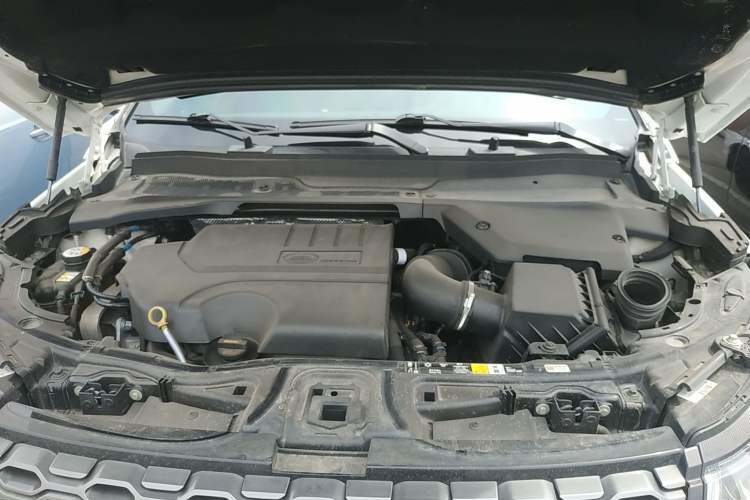 Used Land Rover Discovery Sport 2020 249 PS R-Dynamic Performance Edition Engine Bay