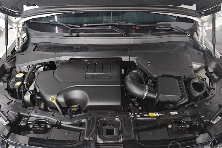 Used Land Rover Discovery Sport 2020 249 PS R-Dynamic Performance Edition Engine Bay