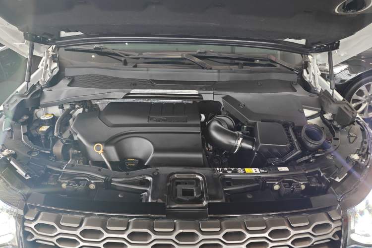 Used Land Rover Discovery Sport 2020 249 PS R-Dynamic Performance Tech Edition 7 Seats Engine Bay