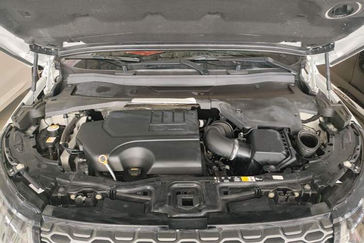 Used Land Rover Discovery Sport 2020 249 PS R-Dynamic Performance Edition Engine Bay