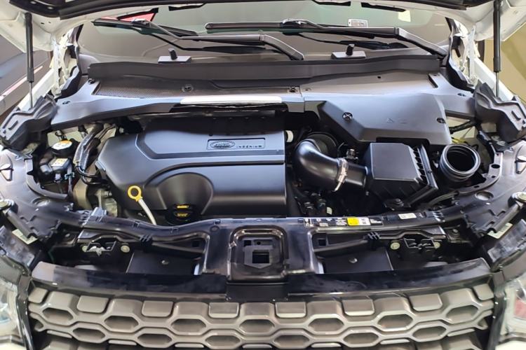 Used Land Rover Discovery Sport 2020 249 PS R-Dynamic Performance Edition Engine Bay