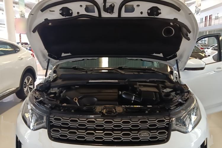 Used Land Rover Discovery Sport 2020 249 PS R-Dynamic Performance Edition Engine Bay