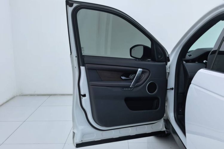Used Land Rover Discovery Sport 2020 249 PS R-Dynamic Performance Tech Edition 5 Seats Exterior 2