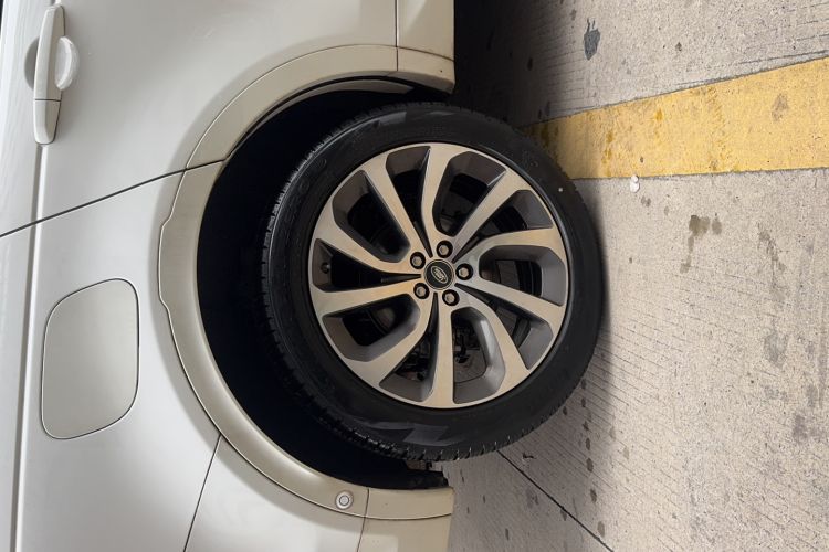 Used Land Rover Discovery Sport 2020 249 PS R-Dynamic Performance Tech Edition 5 Seats Exterior 2