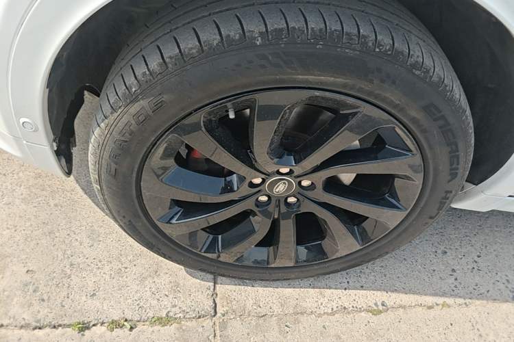 Used Land Rover Discovery Sport 2020 249 PS R-Dynamic Performance Tech Edition 7 Seats Exterior 4
