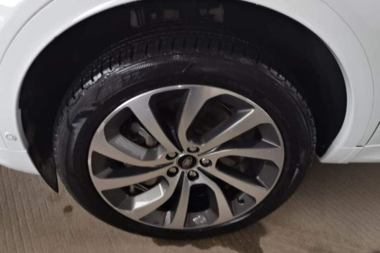 Used Land Rover Discovery Sport 2020 249 PS R-Dynamic Performance Tech Edition 7 Seats Exterior 4