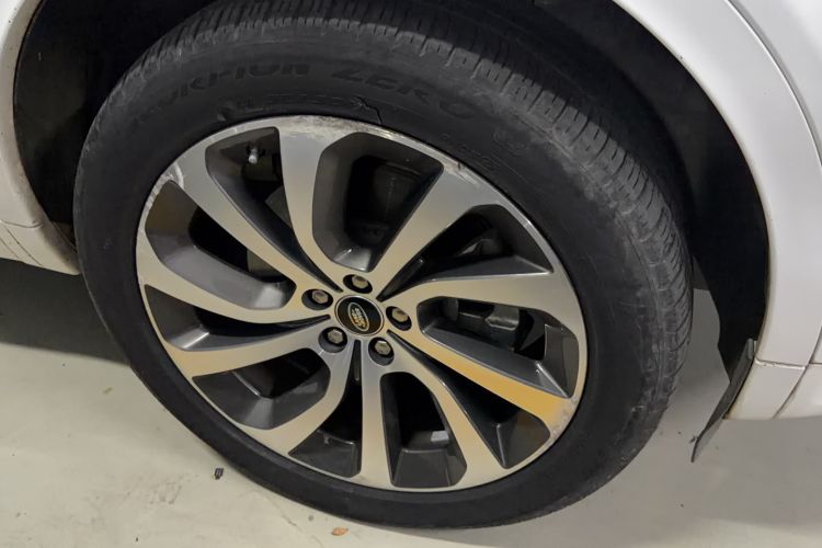 Used Land Rover Discovery Sport 2020 249 PS R-Dynamic Performance Edition Exterior 4