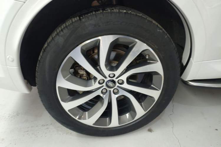 Used Land Rover Discovery Sport 2020 249 PS R-Dynamic Performance Tech Edition 7 Seats Exterior 5