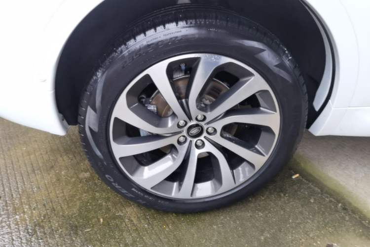 Used Land Rover Discovery Sport 2020 249 PS R-Dynamic Performance Tech Edition 7 Seats Exterior 5