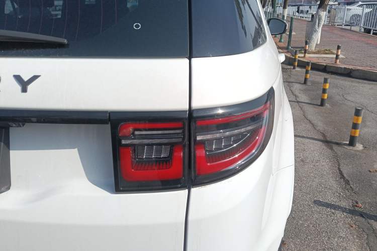 Used Land Rover Discovery Sport 2020 249 PS R-Dynamic Performance Tech Edition 7 Seats Exterior 6