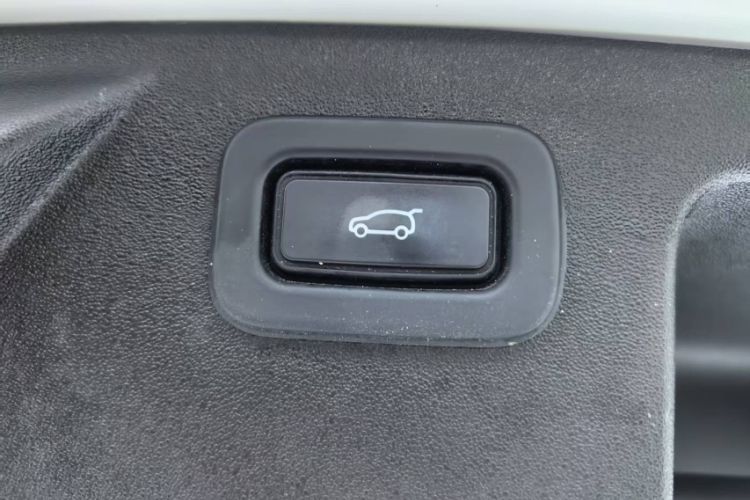 Used Land Rover Discovery Sport 2020 249 PS R-Dynamic Performance Tech Edition 5 Seats Exterior 6