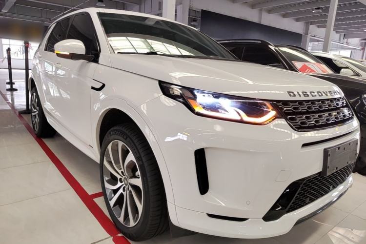 Used Land Rover Discovery Sport 2020 249 PS R-Dynamic Performance Edition Front Right 45 Deg