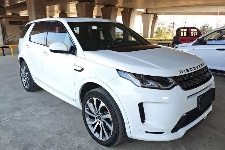 Used Land Rover Discovery Sport 2020 249 PS R-Dynamic Performance Tech Edition 7 Seats Front Right 45 Deg