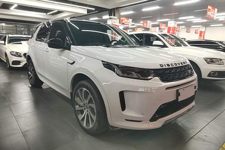 Used Land Rover Discovery Sport 2020 249 PS R-Dynamic Performance Edition Front Right 45 Deg