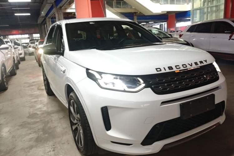 Used Land Rover Discovery Sport 2020 249 PS R-Dynamic Performance Edition Front Right 45 Deg