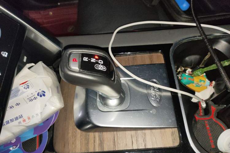 Used Land Rover Discovery Sport 2020 249 PS R-Dynamic Performance Edition Gear Lever