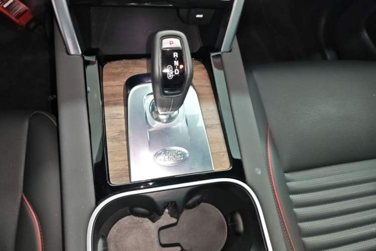 Used Land Rover Discovery Sport 2020 249 PS R-Dynamic Performance Edition Gear Lever
