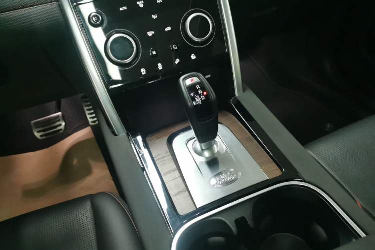Used Land Rover Discovery Sport 2020 249 PS R-Dynamic Performance Edition Gear Lever