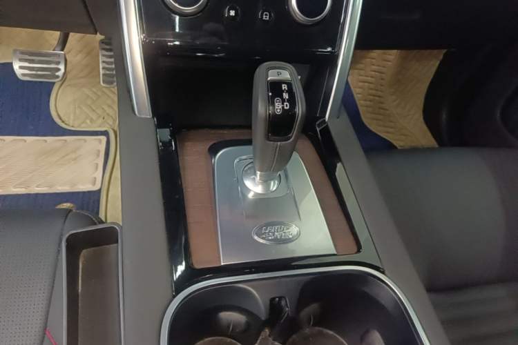 Used Land Rover Discovery Sport 2020 249 PS R-Dynamic Performance Edition Gear Lever