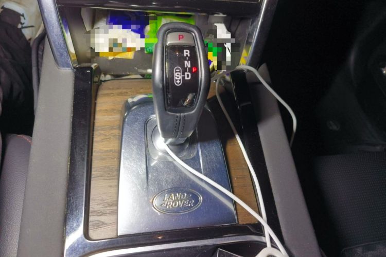 Used Land Rover Discovery Sport 2020 249 PS R-Dynamic Performance Edition Gear Lever