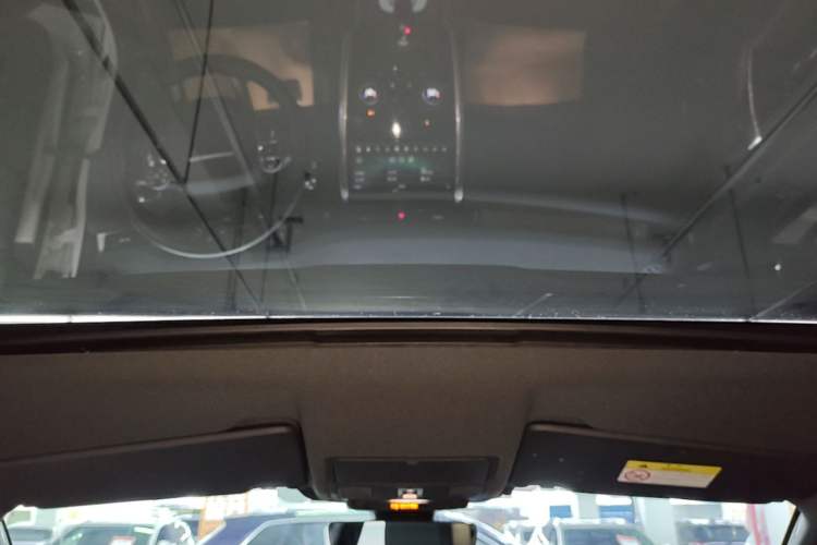Used Land Rover Discovery Sport 2020 249 PS R-Dynamic Performance Tech Edition 7 Seats Headliner