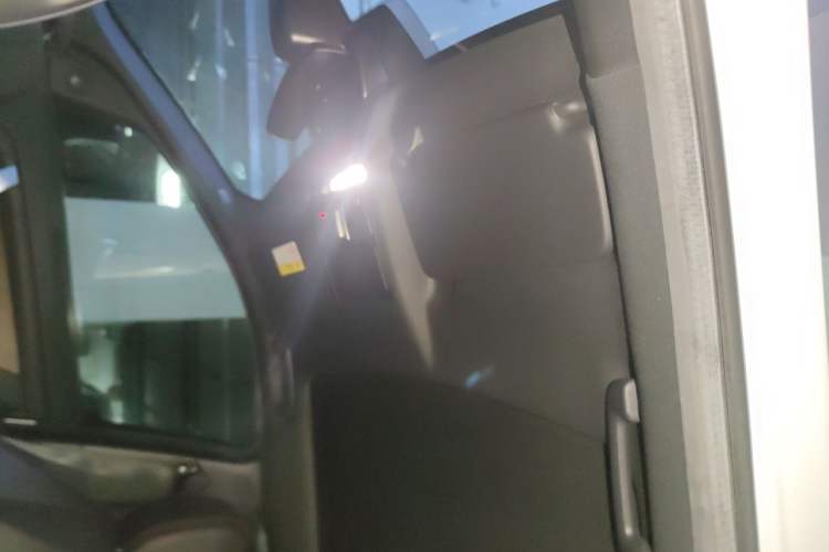 Used Land Rover Discovery Sport 2020 249 PS R-Dynamic Performance Edition Headliner