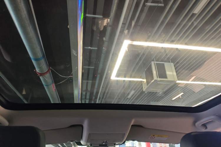 Used Land Rover Discovery Sport 2020 200 PS Family Edition Headliner