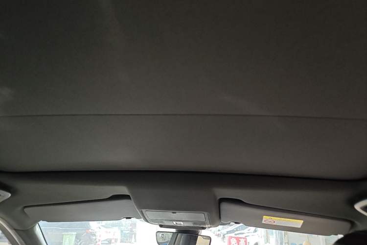 Used Land Rover Discovery Sport 2020 249 PS R-Dynamic Performance Tech Edition 7 Seats Headliner
