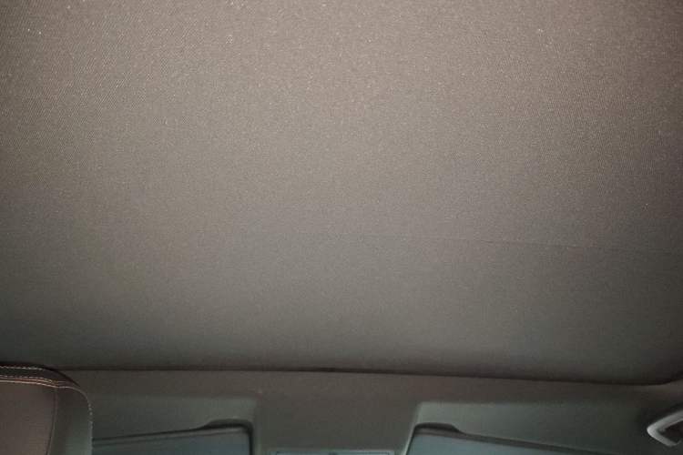 Used Land Rover Discovery Sport 2020 249 PS R-Dynamic Performance Edition Headliner