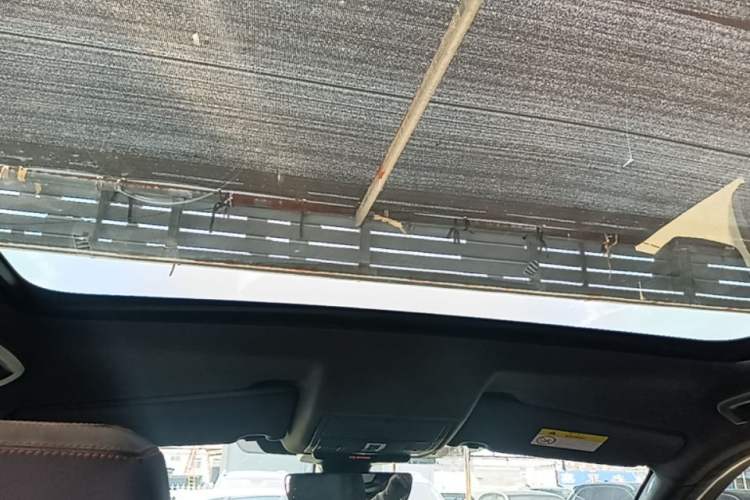 Used Land Rover Discovery Sport 2020 249 PS R-Dynamic Performance Edition Headliner