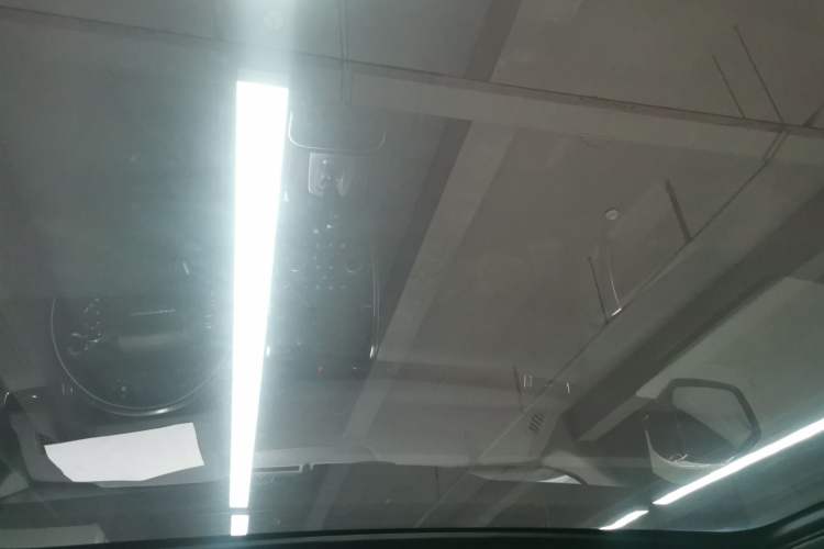 Used Land Rover Discovery Sport 2020 249 PS R-Dynamic Performance Edition Headliner