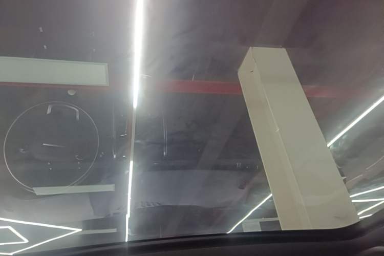 Used Land Rover Discovery Sport 2020 249 PS R-Dynamic Performance Edition Headliner