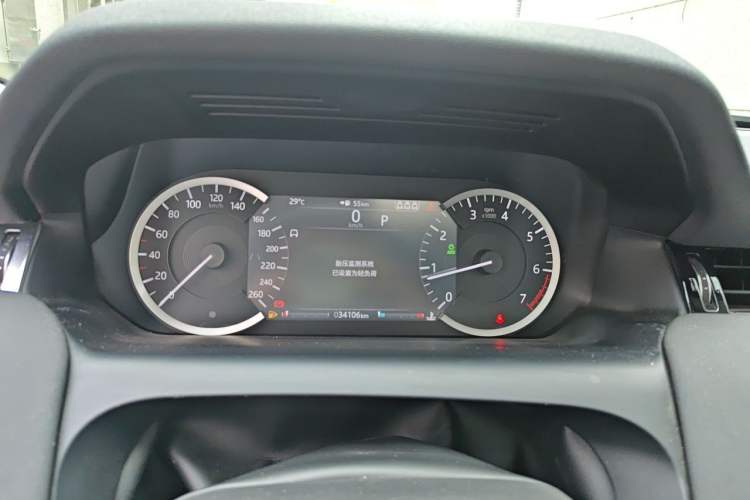 Used Land Rover Discovery Sport 2020 200 PS Family Edition Instrument Cluster
