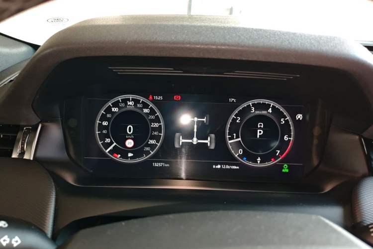 Used Land Rover Discovery Sport 2020 249 PS R-Dynamic Performance Tech Edition 7 Seats Instrument Cluster