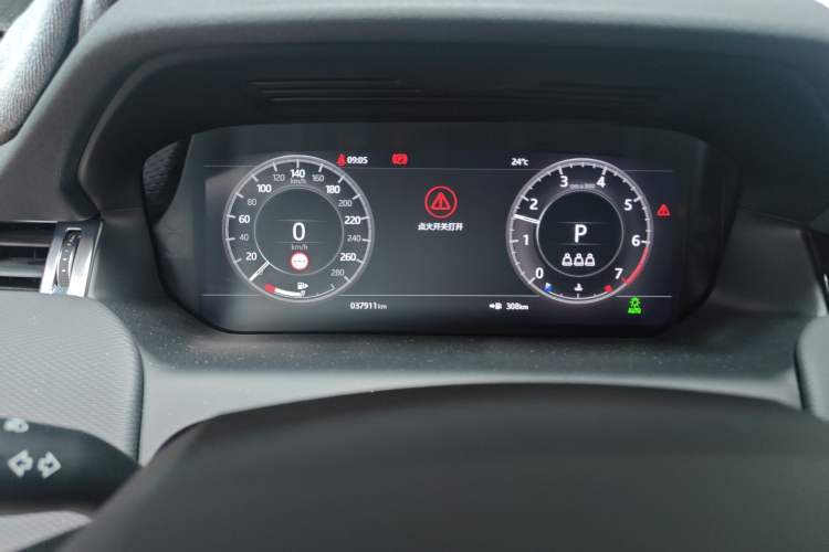 Used Land Rover Discovery Sport 2020 249 PS R-Dynamic Performance Tech Edition 5 Seats Instrument Cluster