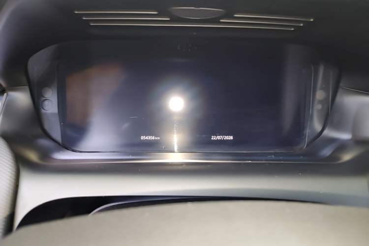 Used Land Rover Discovery Sport 2020 249 PS R-Dynamic Performance Edition Instrument Cluster