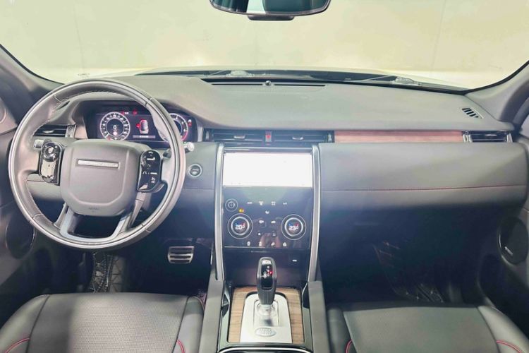 Used Land Rover Discovery Sport 2020 249 PS R-Dynamic Performance Edition Interior 1