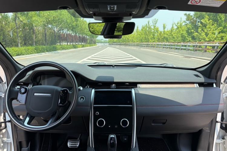 Used Land Rover Discovery Sport 2020 249 PS R-Dynamic Performance Edition Interior 1