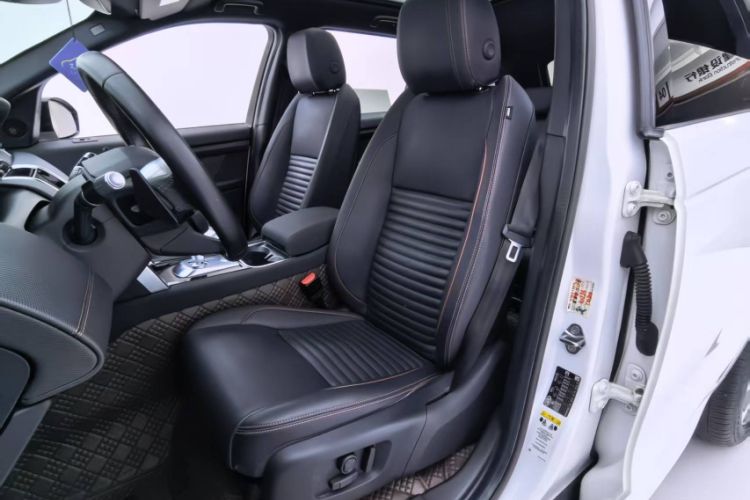 Used Land Rover Discovery Sport 2020 249 PS R-Dynamic Performance Tech Edition 5 Seats Interior 11