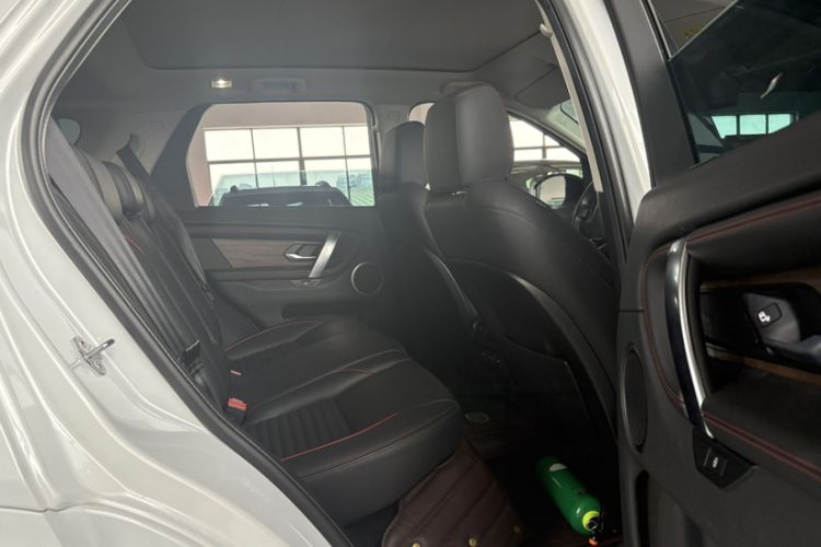Used Land Rover Discovery Sport 2020 249 PS R-Dynamic Performance Tech Edition 5 Seats Interior 12