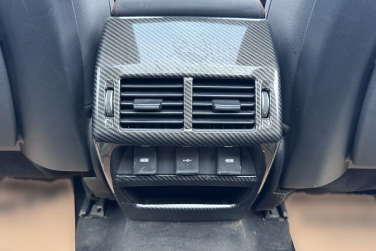 Used Land Rover Discovery Sport 2020 249 PS R-Dynamic Performance Edition Interior 12