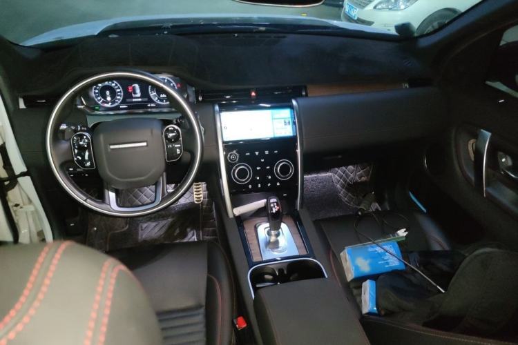 Used Land Rover Discovery Sport 2020 249 PS R-Dynamic Performance Edition Interior 2