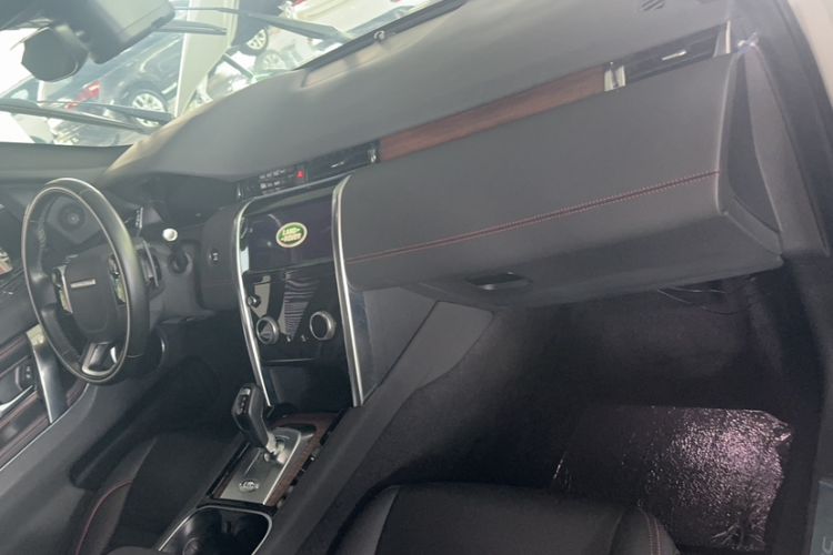 Used Land Rover Discovery Sport 2020 249 PS R-Dynamic Performance Edition Interior 2
