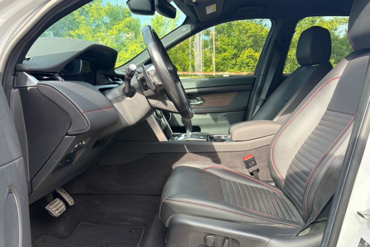 Used Land Rover Discovery Sport 2020 249 PS R-Dynamic Performance Tech Edition 7 Seats Interior 2