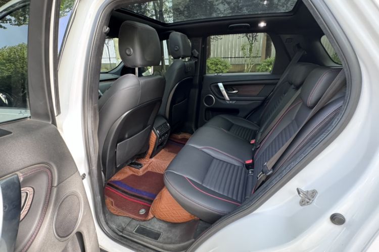 Used Land Rover Discovery Sport 2020 249 PS R-Dynamic Performance Edition Interior 2